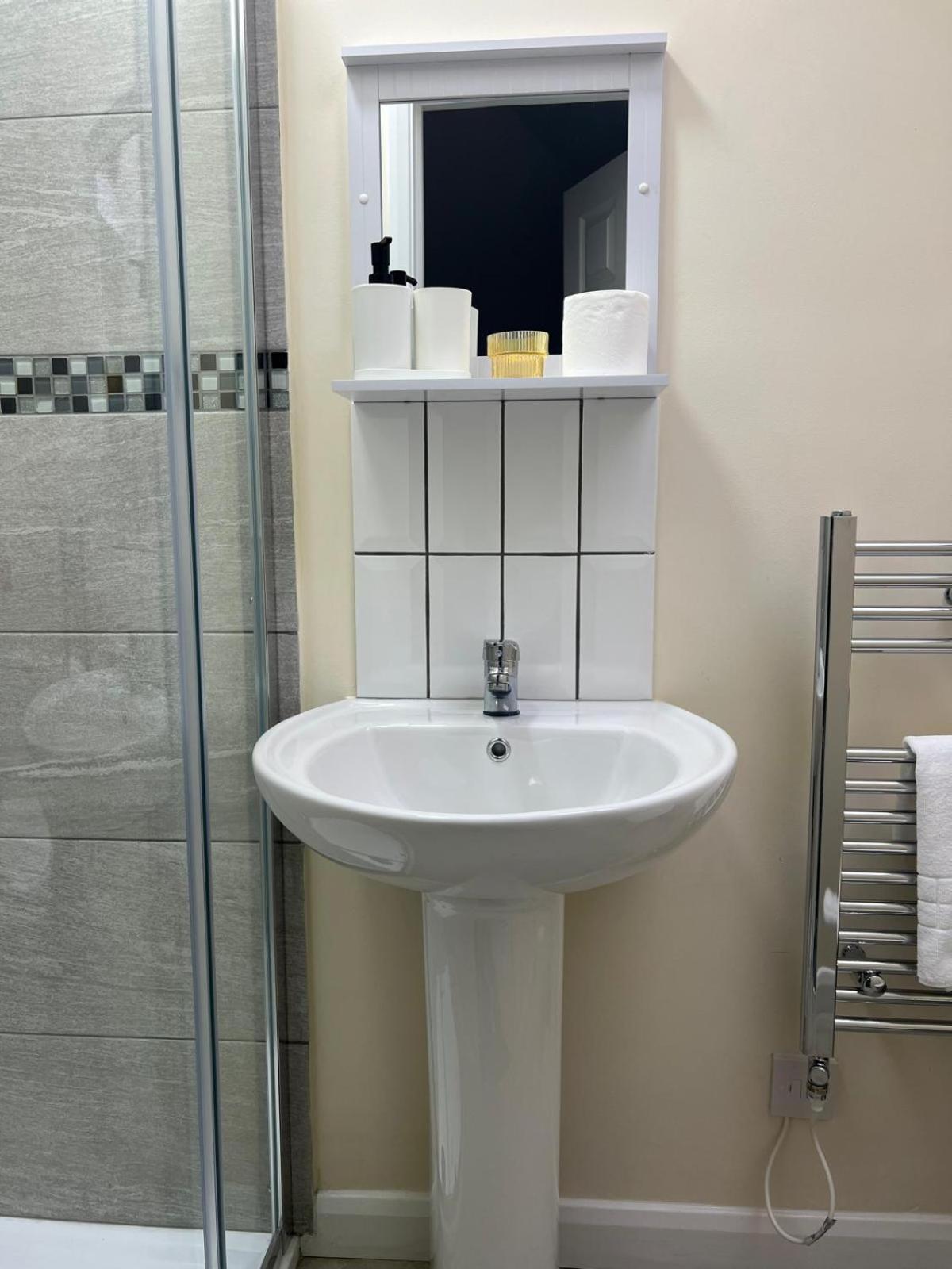 נוטינגהאם Modern Apartment Free Off Road Parking 2X Double Rooms Suite 11 מראה חיצוני תמונה